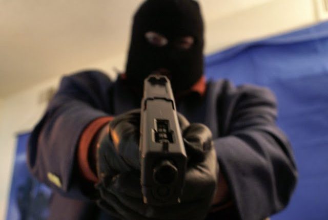 Armed Robbers Pounce At Bulawayo Bureau De Change Before Hijacking A Safeguard Vehicle-iHarare