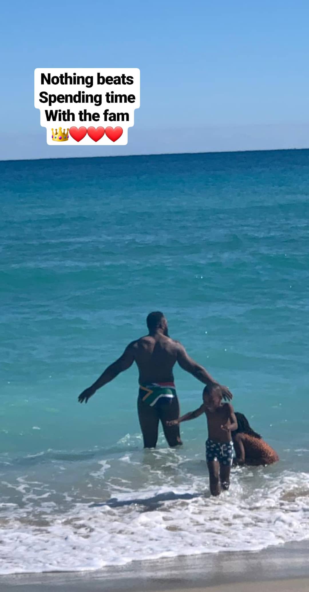 Mtawarira On Vacation With Wife & Kids
