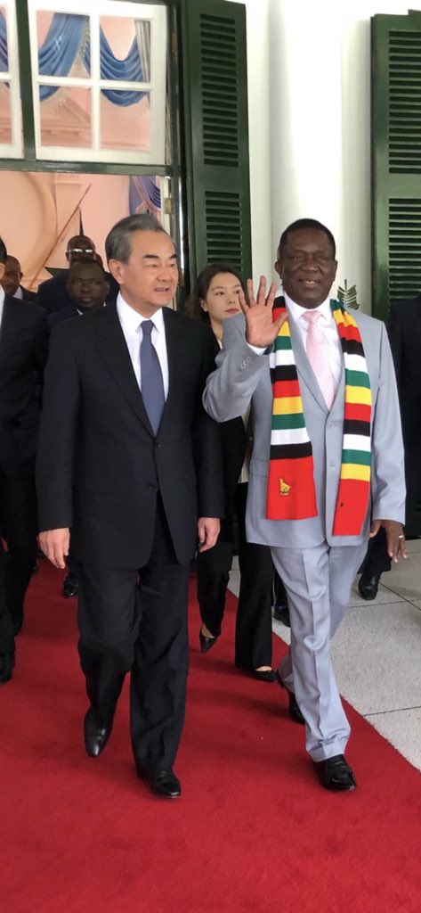 Mnangagwa Spotted Flashing An Open Palm In Opposition MDC STYLE 