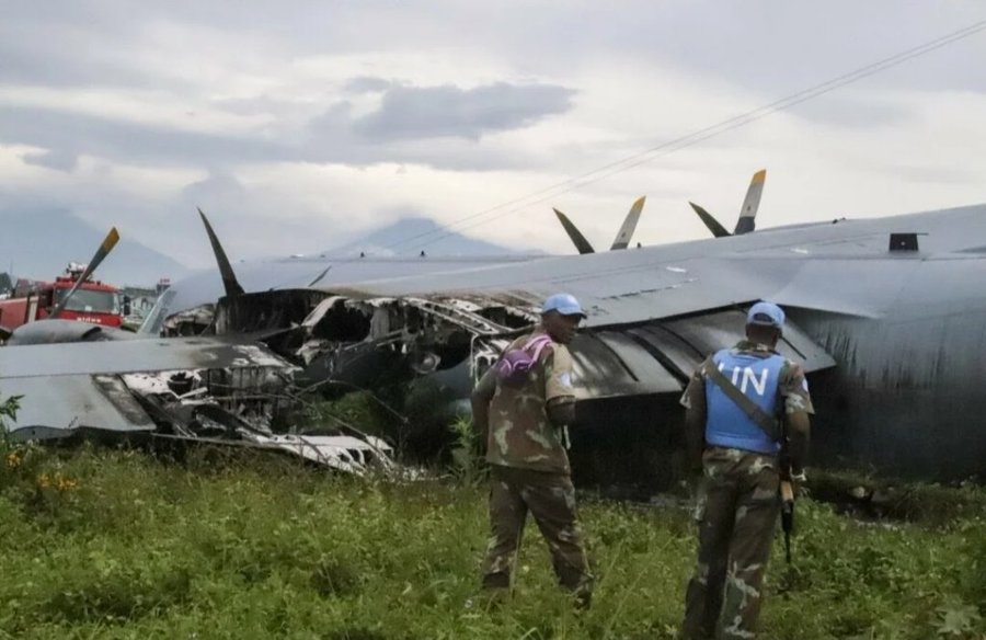 SA Military Plane Crash Lands