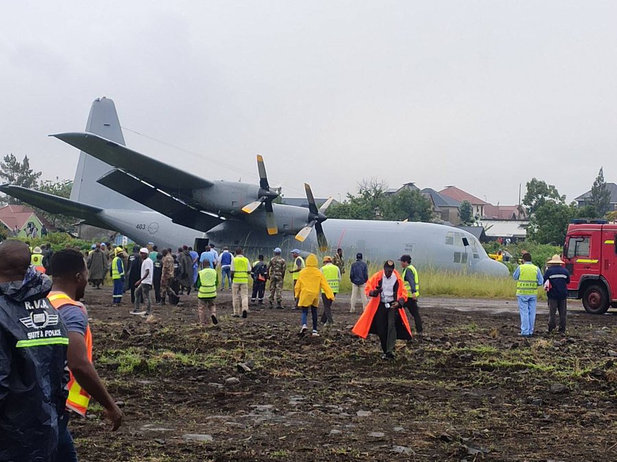 SA plane crashes 