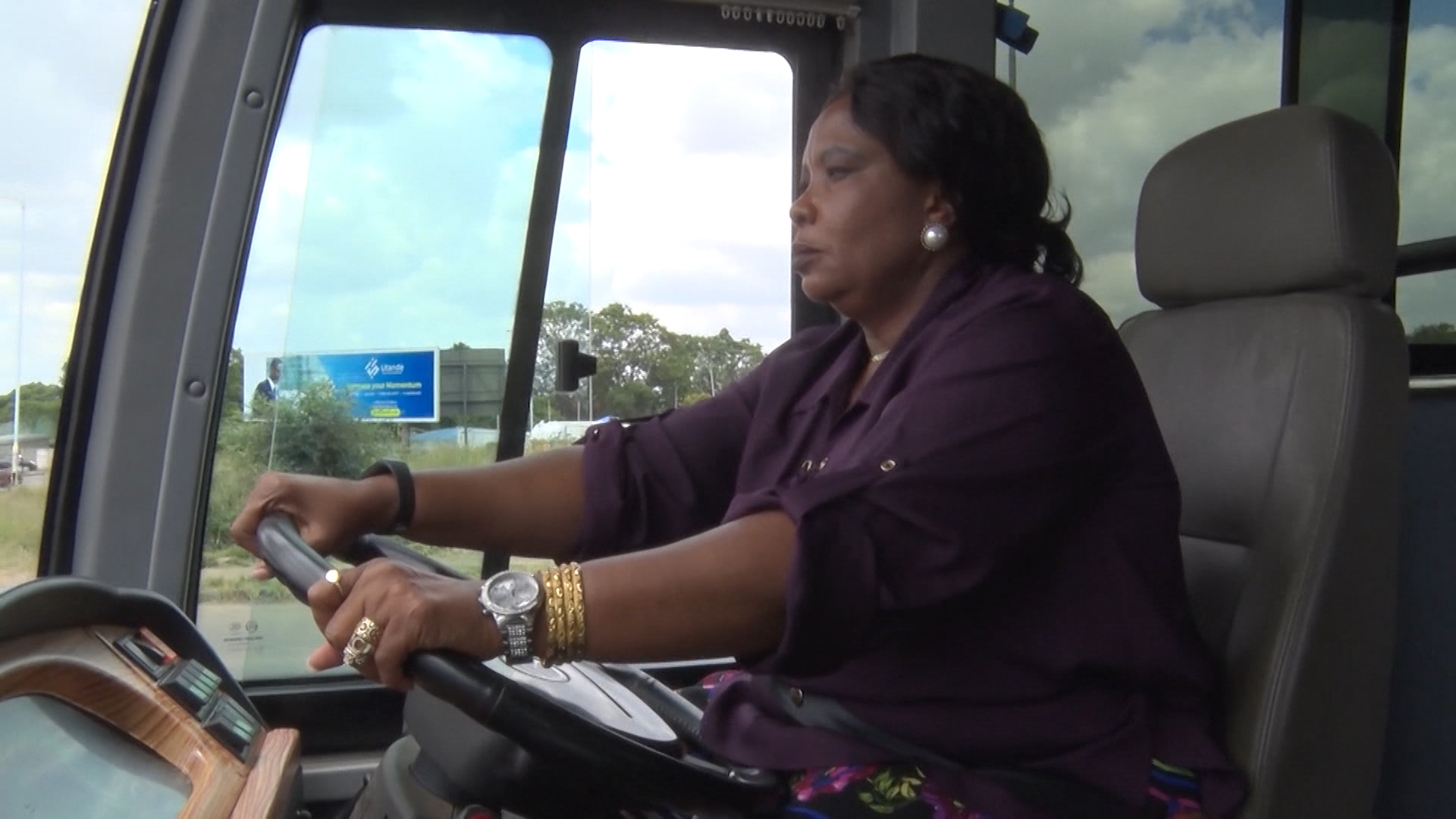  First Lady Gets Class1 Licence To Drive Lorries and Buses