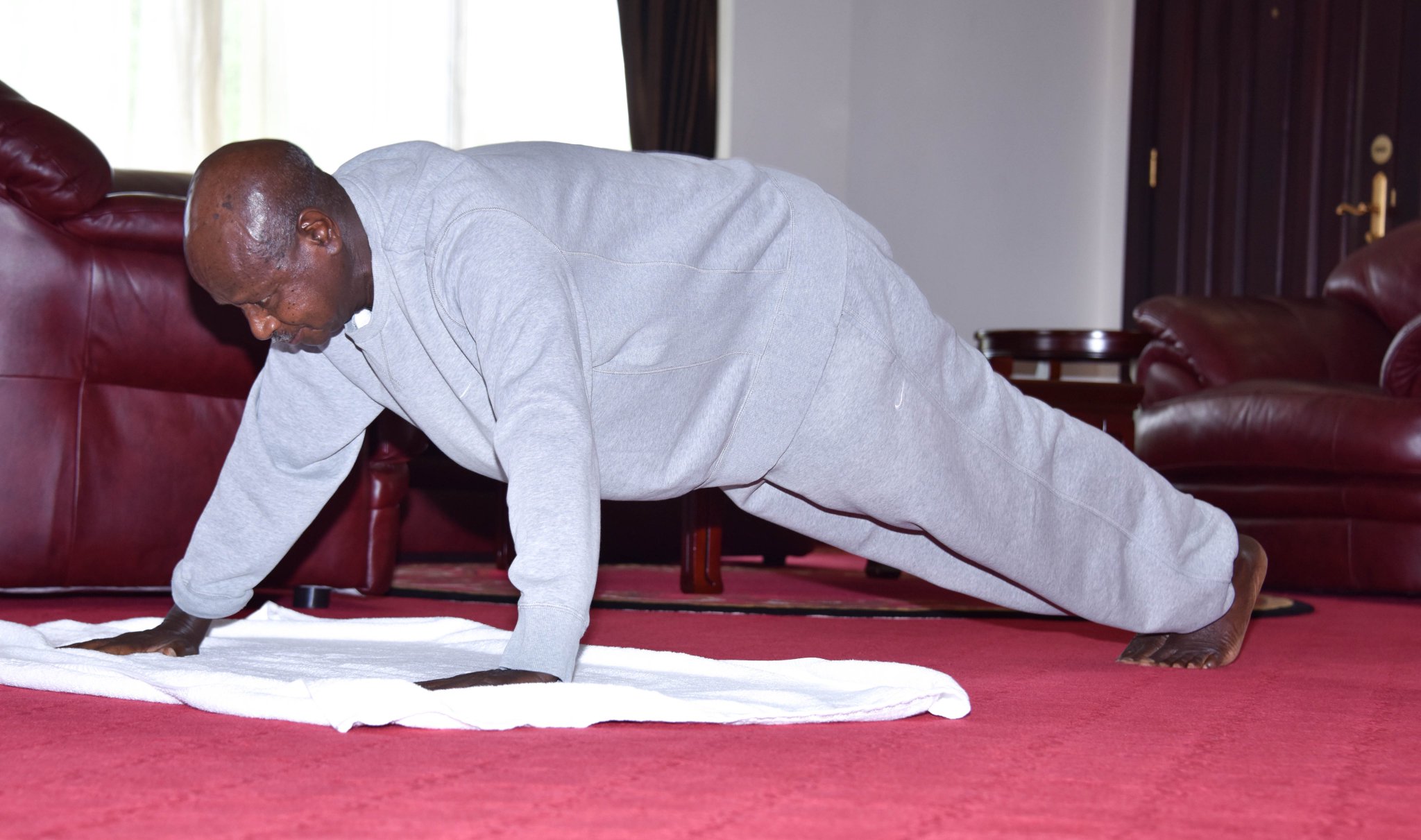 Yoweri Museveni Teaches People To Jog