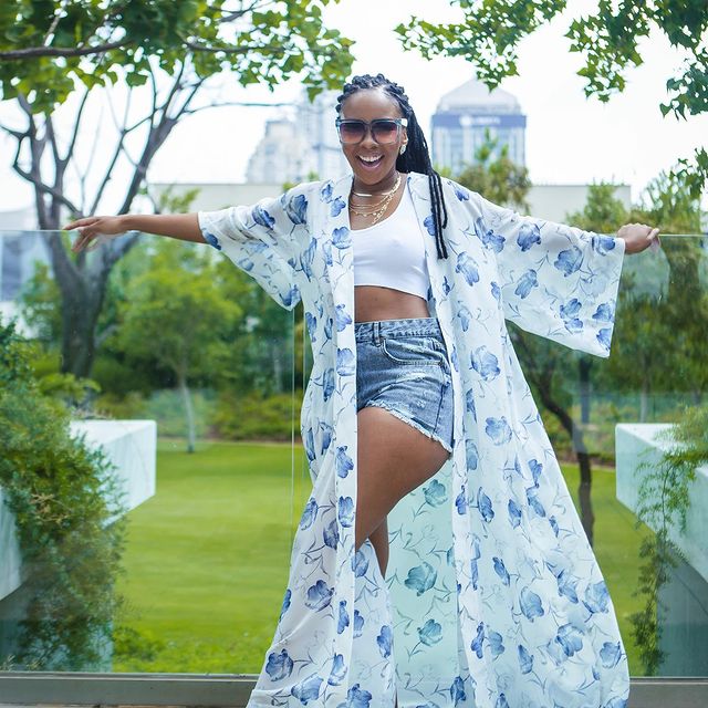 Scandal Actress Dintle Leaves Mzansi In Stitches With Her #BussItChallenge-iHarare