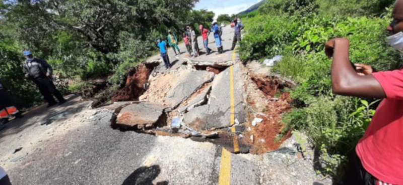 Motorist Dies On The Spot After Skyline – Chimanimani Road Collapses