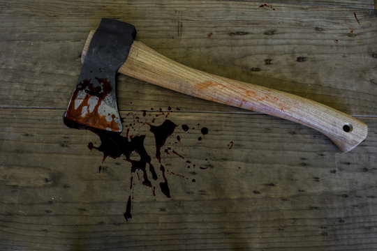 Man Goes On The Run After Attacking Lover's Hubby With An Axe