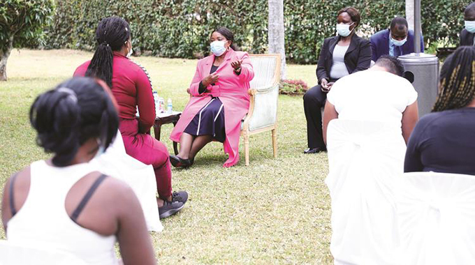 First Lady Reaches Out To Thigh Vendors, Urges Them To Earn Clean Money