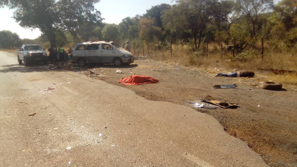 3 Dead & 15 Injured In Accident Along Victoria Falls Road Involving Another Toyota Granvia 