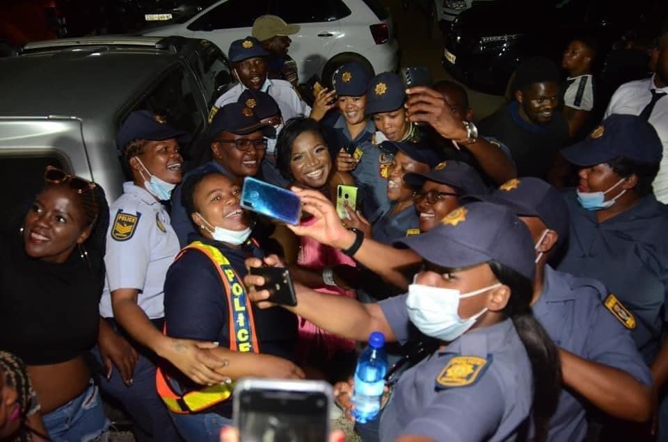 Mzansi Unimpressed With Makhadzi After 20 Police Officers Went To Her Show To Protect Her-iHarare