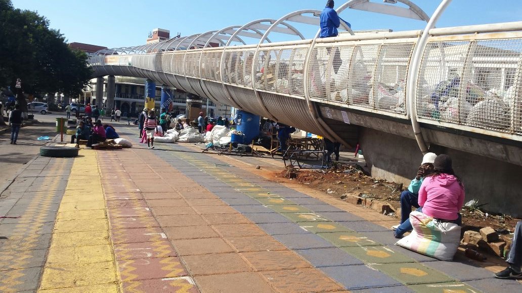 Photoshoot At Julius Nyerere Footbridge Ends Badly For Harare Man After He Slips And Falls-iHarare