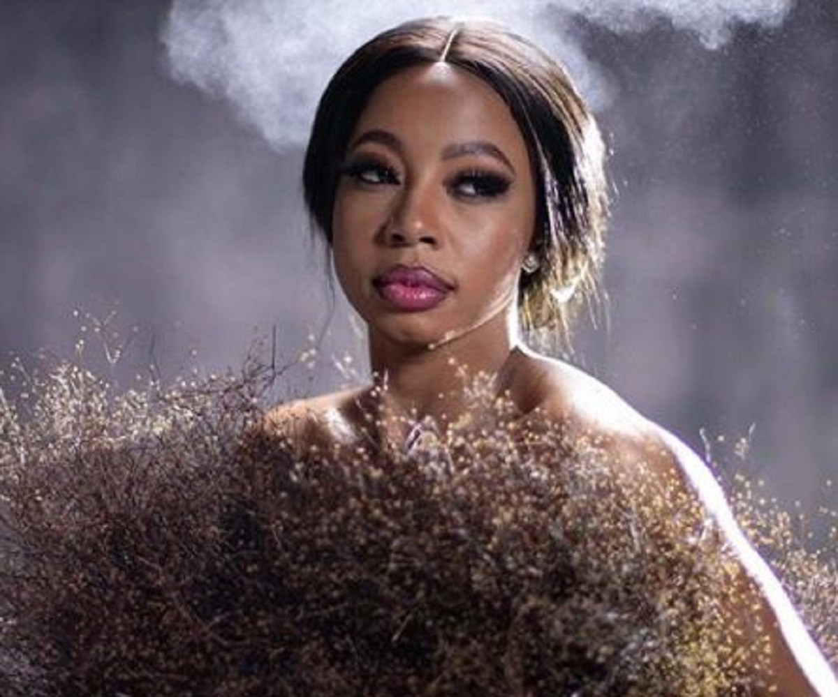 "Next Time I Won't Wear Anything" - Kelly Khumalo Fires Back At Critics After Singing Gospel Music In Skimpy Outfit