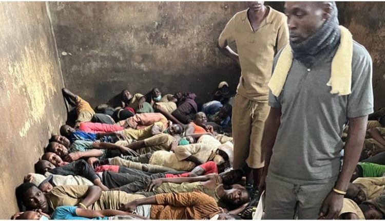 Prisoners Zimbabwe Sleep