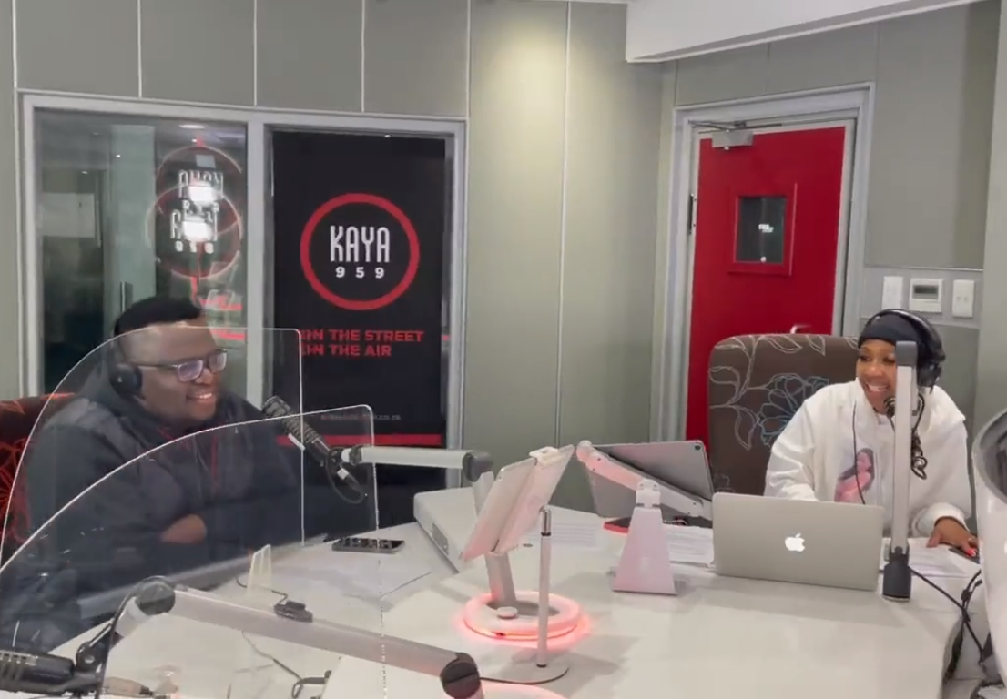 Reloj |  Los tuiteros reaccionan al primer día de Dineo y Sol Phenduka en la radio en Kaya 959