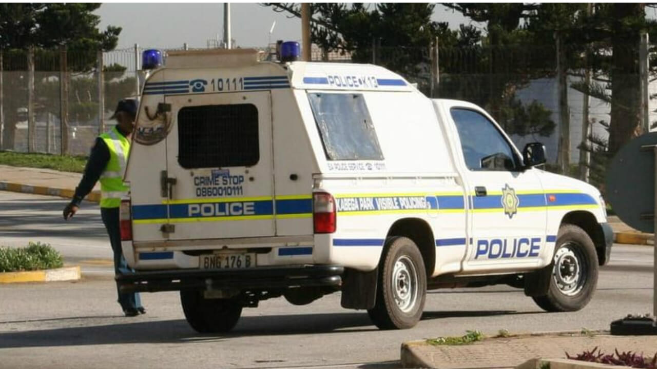 WATCH: Zimbabwean Businessman Thrown In SAPS Van For Forgetting Passport At Hotel, Treated Like Common Criminal